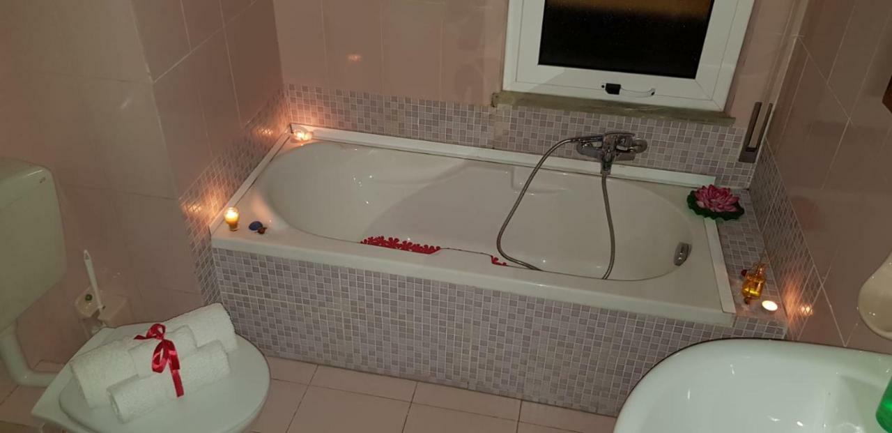 Framamired Bed & Breakfast Palermo Bagian luar foto